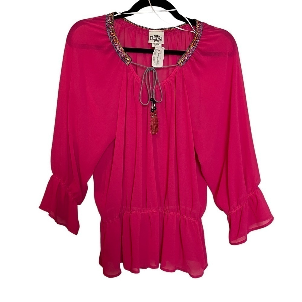 Rods Western Wear Sassafras Chiffon Fuchsia Top w/ Embroidered Neckline Sz.M